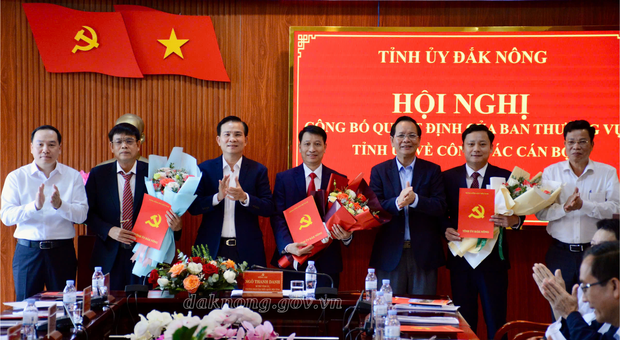 Anh-tin-bai