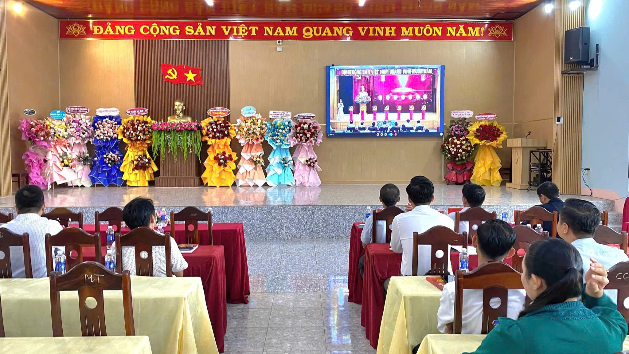 Description: D:\ẢNH HOẠT ĐỘNG\ẢNH HOẠT ĐỘNG TỪ NGÀY 1 ĐẾN 7.7.2025\z6782437629925_5574e1f63de6fe7d58d584749e2e2d6a.jpg