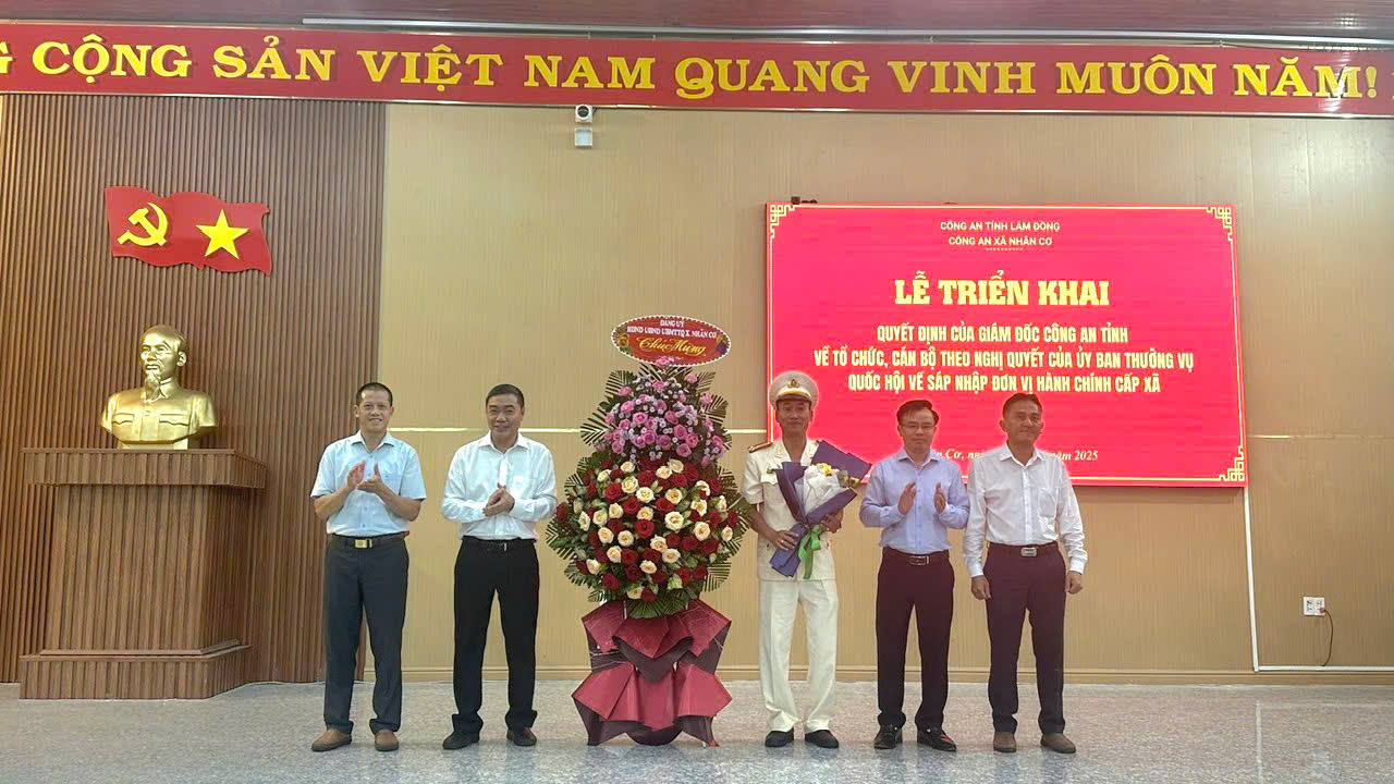 Description: D:\ẢNH HOẠT ĐỘNG\ẢNH HOẠT ĐỘNG TỪ NGÀY 1 ĐẾN 7.7.2025\z6780227733507_5ac692bbf4bfa1c8121b17bc9f2f3a7b.jpg