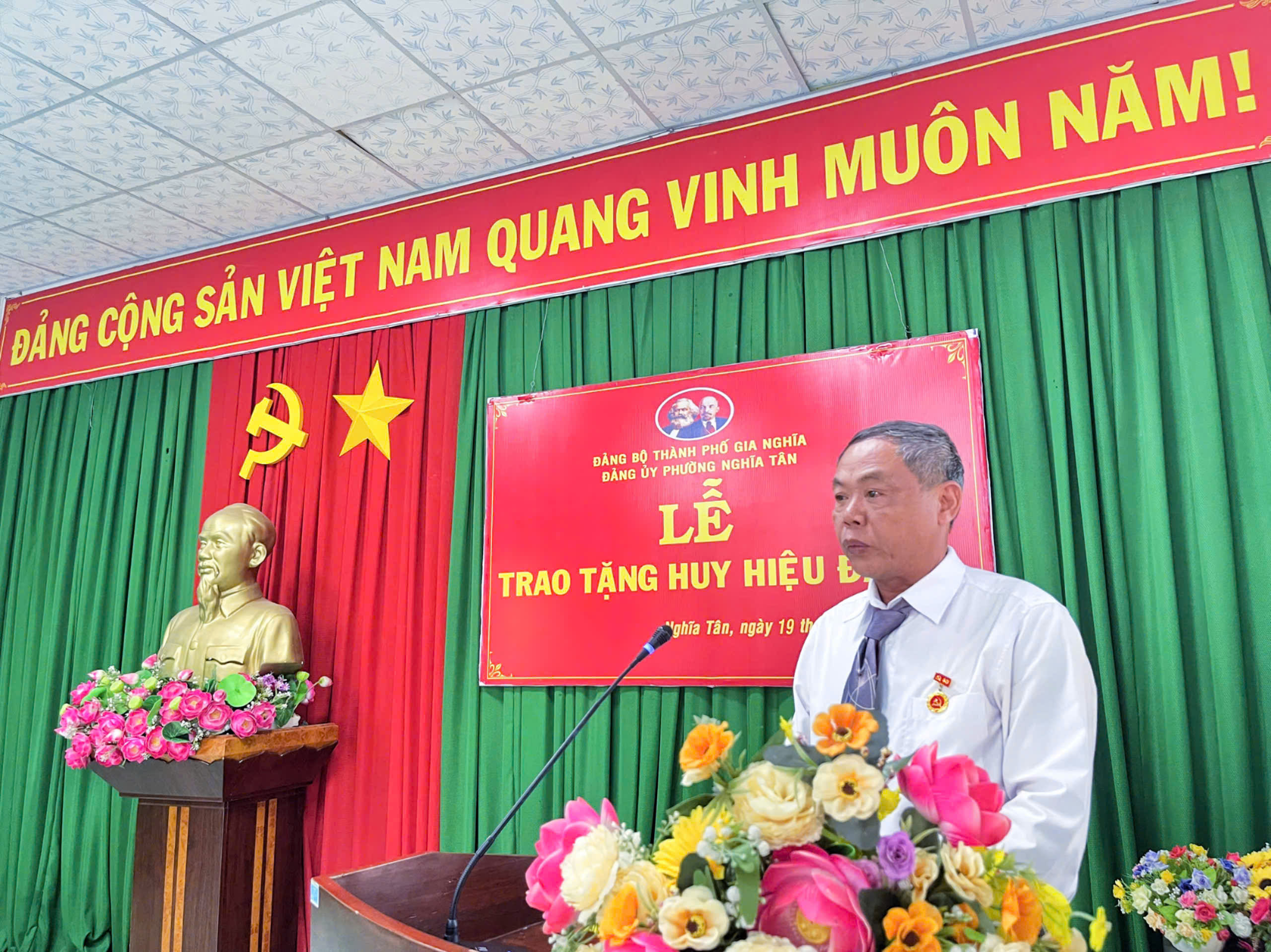 Anh-tin-bai